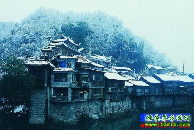 長沙往返A(chǔ)8線：鳳凰古城、梵凈山、德夯苗寨汽車三日游