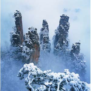單獨(dú)成團(tuán)O線：（張家界溫泉休閑線路）張家界、天子山、寶峰湖/黃龍洞、鳳凰古城 江埡溫泉/萬(wàn)福溫泉 五日游