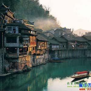 【長沙往返路線1】張家界、鳳凰古城、天子山、黃龍洞三晚四日游